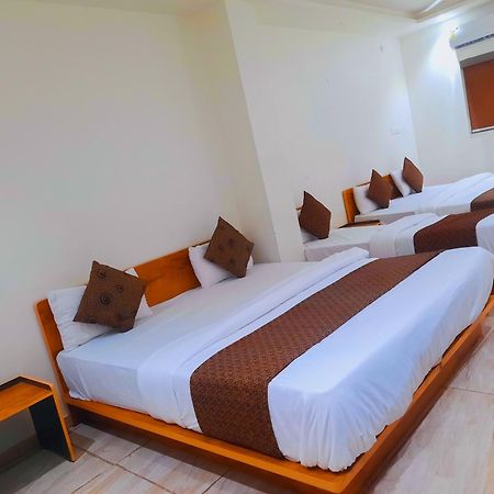 Hotel Nova Pride Rajkot Eksteriør billede