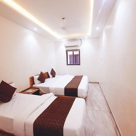 Hotel Nova Pride Rajkot Eksteriør billede