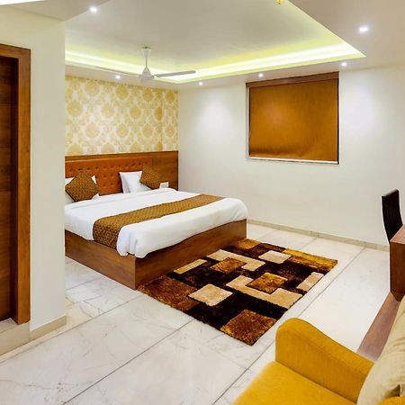 Hotel Nova Pride Rajkot Eksteriør billede